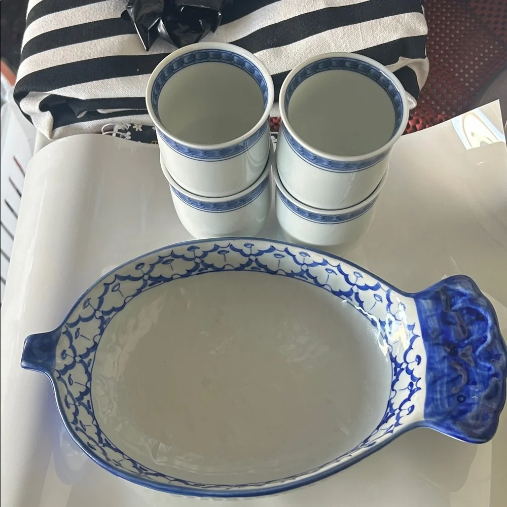 Blue and White Fish-Shaped Serving Set - Picture 4 of 9